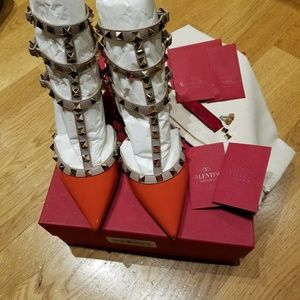 BRAND NEW AUTH VALENTINO ROCKSTUD PUMPS